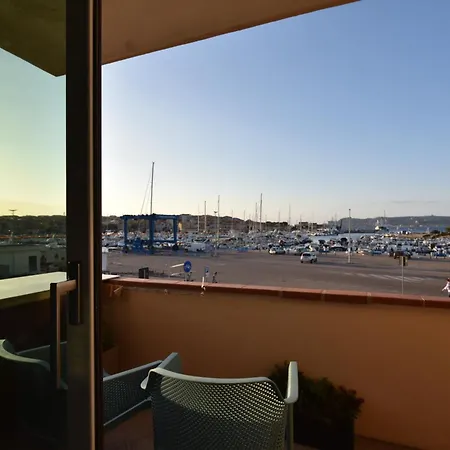 Lägenhet Fronte Mare Palau, Porto Turistico E Palau
