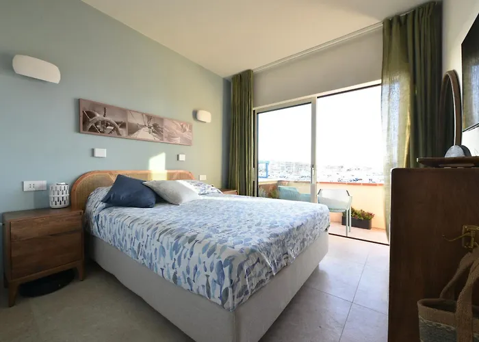 Fronte Mare Palau, Porto Turistico E Daire