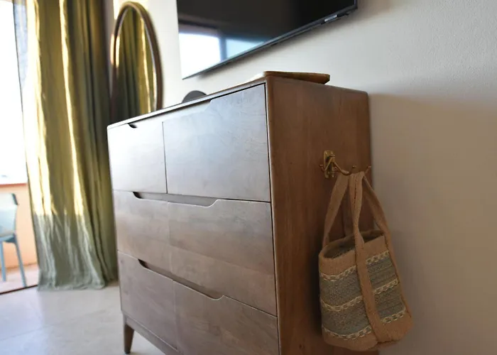 Fronte Mare Palau, Porto Turistico E *