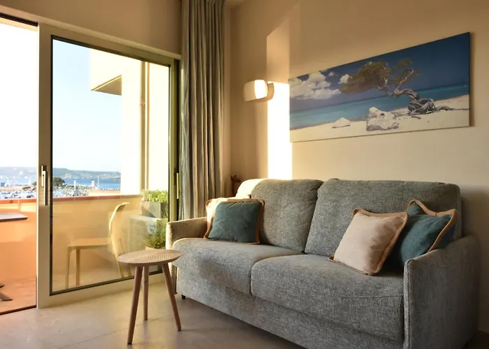 Fronte Mare Palau, Porto Turistico E Palau