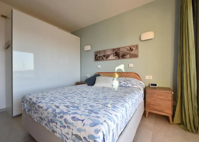 Fronte Mare Palau, Porto Turistico E Apartman Palau