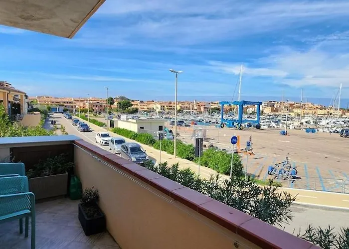 Fronte Mare Palau, Porto Turistico E Apartman *