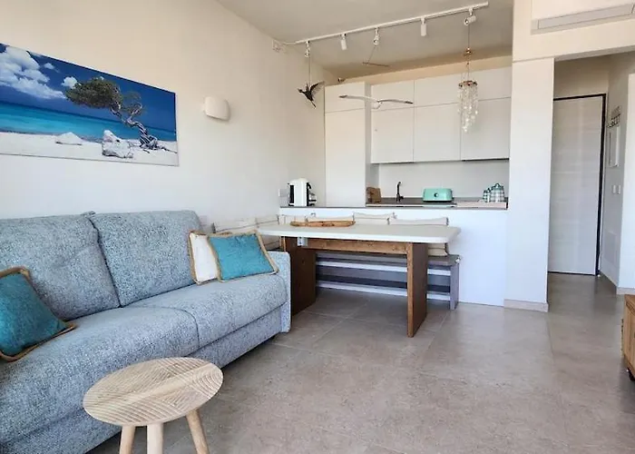 Fronte Mare Palau, Porto Turistico E *